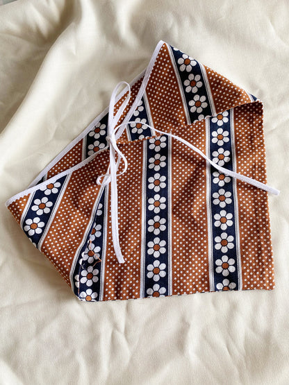 Triangle Head Scarf - Vintage Fabric Daisies & Spots